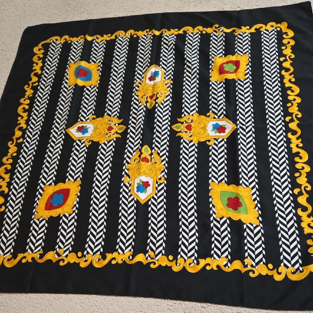 Elegant Black and Gold Scarf